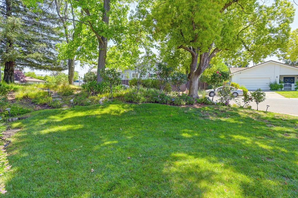 Detail Gallery Image 6 of 44 For 4156 Dena Way, Sacramento,  CA 95821 - 3 Beds | 2/1 Baths