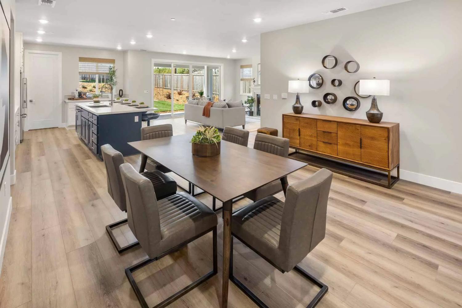 Detail Gallery Image 7 of 54 For 2500 Bramble Ct, Auburn,  CA 95603 - 3 Beds | 2/1 Baths
