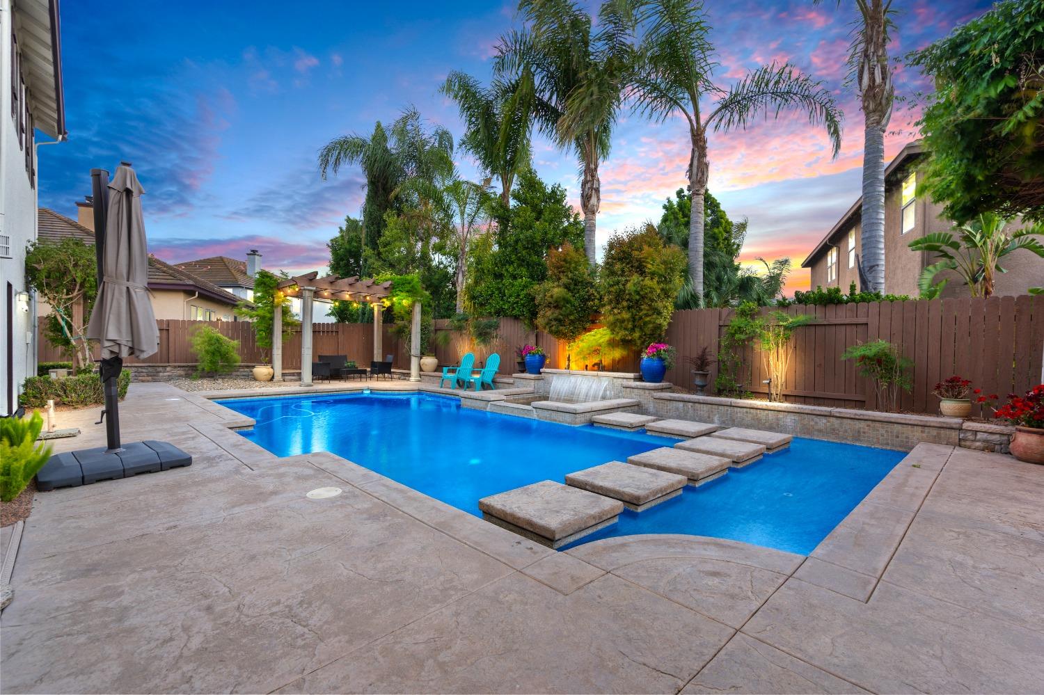 Detail Gallery Image 83 of 94 For 6600 Caprezzo Way, Elk Grove,  CA 95757 - 5 Beds | 4/1 Baths
