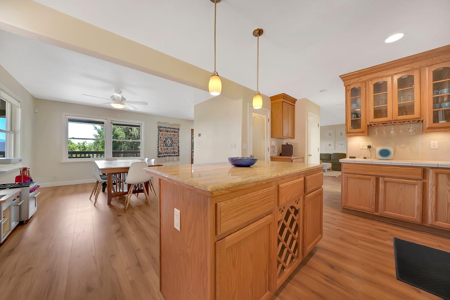 Detail Gallery Image 17 of 66 For 18720 Circle View Dr, Pioneer,  CA 95666 - 3 Beds | 3 Baths