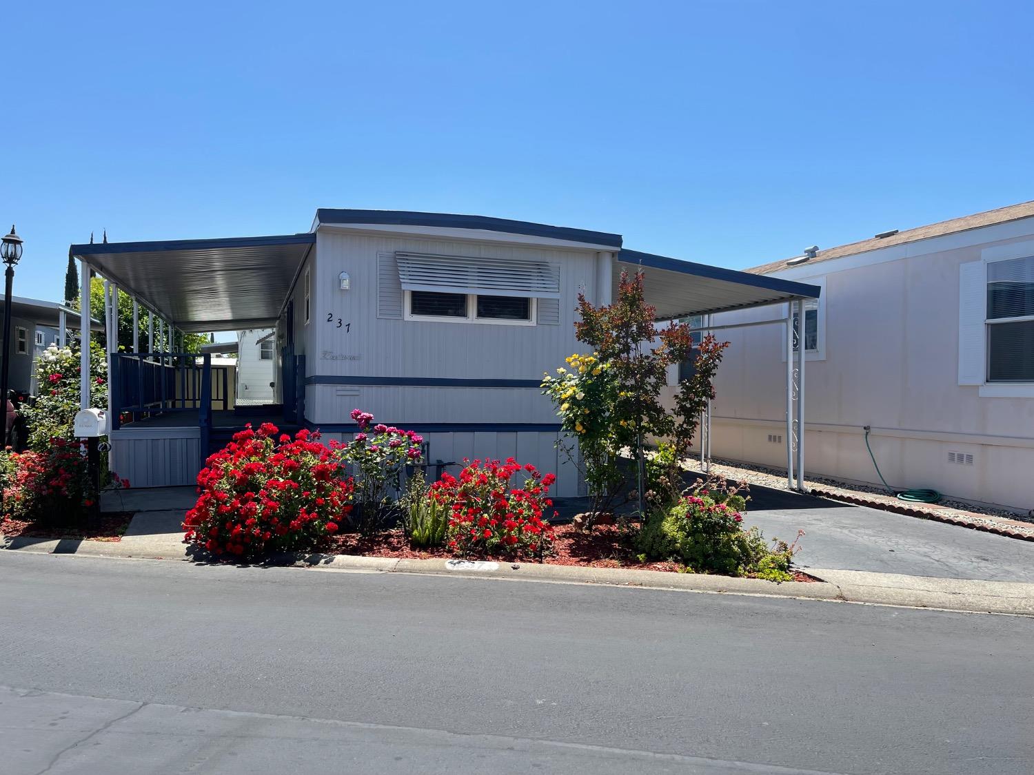 Detail Gallery Image 4 of 34 For 237 Palm View Ln, Rancho Cordova,  CA 95670 - 2 Beds | 1/1 Baths