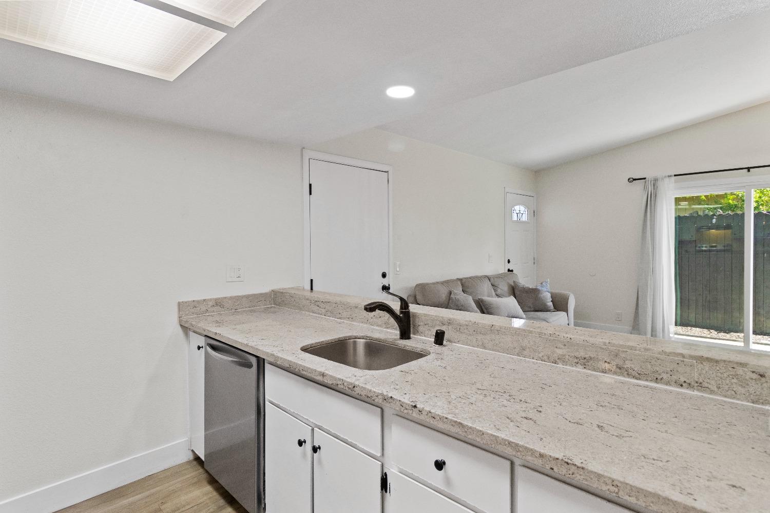 Detail Gallery Image 11 of 45 For 3546 Treleaven Ct, Antelope,  CA 95843 - 2 Beds | 2 Baths