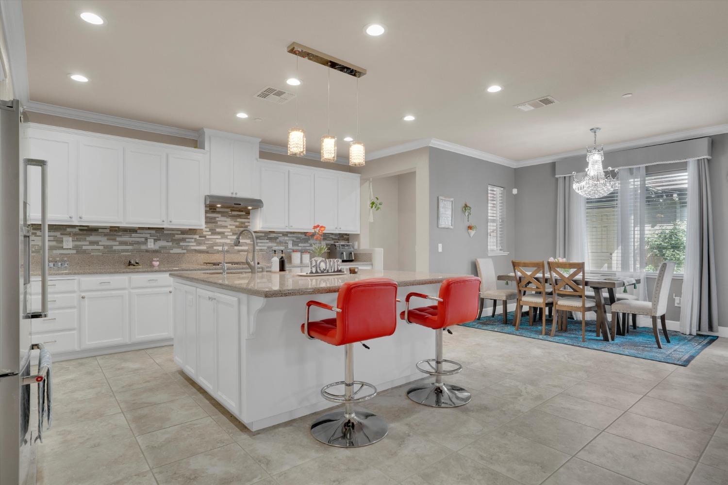 Detail Gallery Image 10 of 42 For 692 N Montebello St, Mountain House,  CA 95391 - 5 Beds | 4 Baths