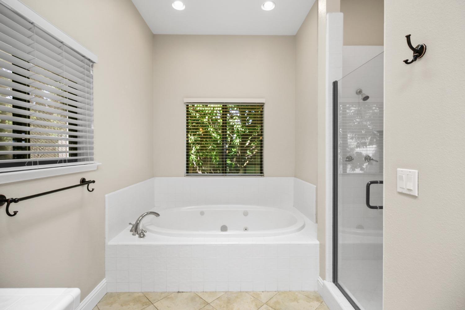 Detail Gallery Image 28 of 78 For 8401 Kroeger Ct, Fair Oaks,  CA 95628 - 4 Beds | 3 Baths