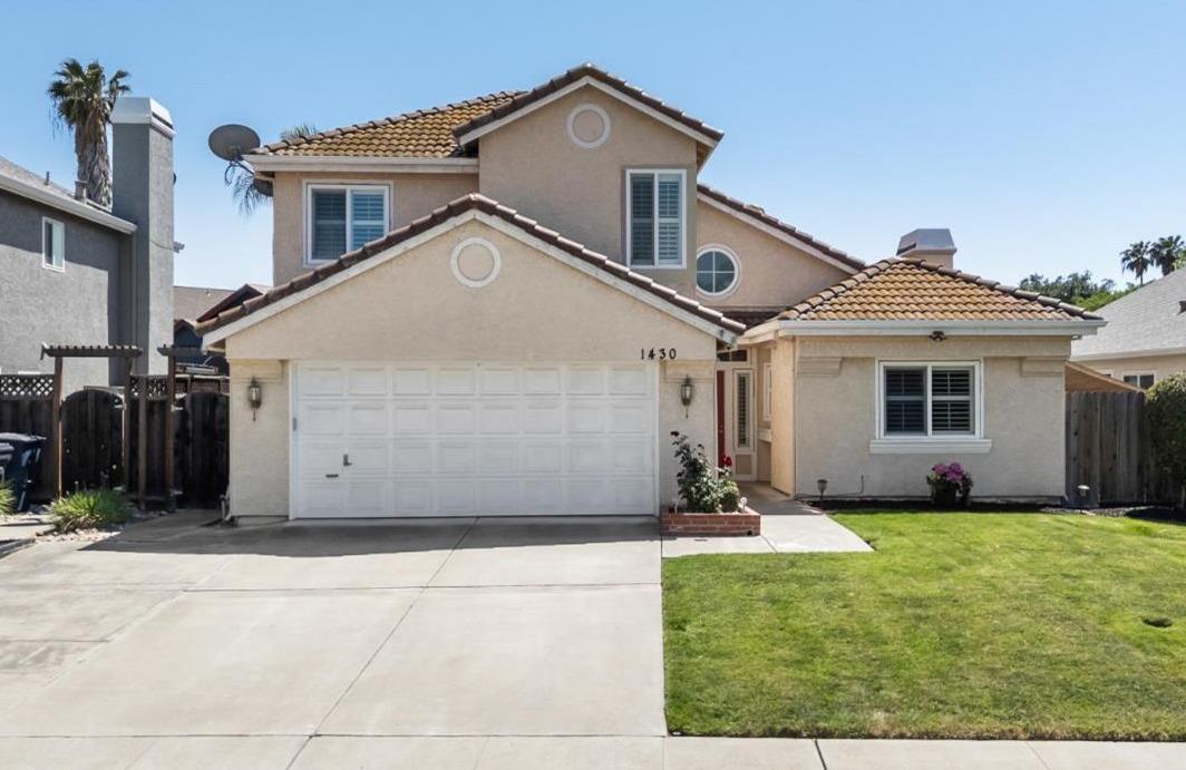 Detail Gallery Image 2 of 34 For 1430 Harvest Ln, Tracy,  CA 95376 - 5 Beds | 3 Baths