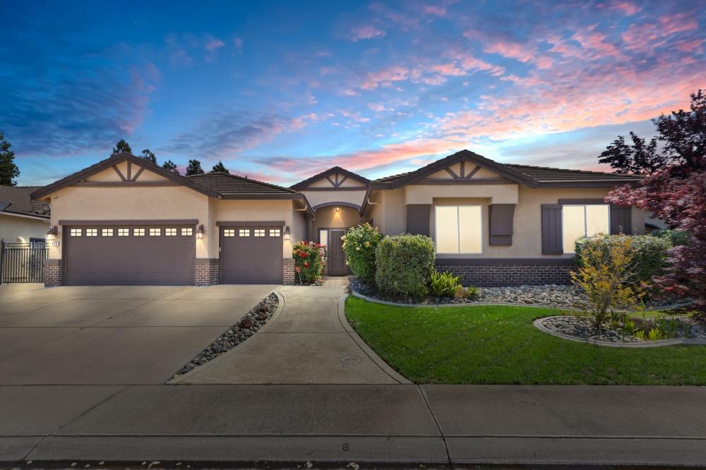 Detail Gallery Image 1 of 66 For 929 Jordine Way, Galt,  CA 95632 - 5 Beds | 2/1 Baths