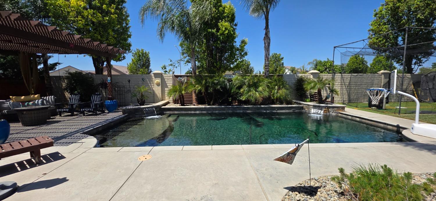 Detail Gallery Image 18 of 39 For 1731 Crystal Ct, Los Banos,  CA 93635 - 4 Beds | 2 Baths