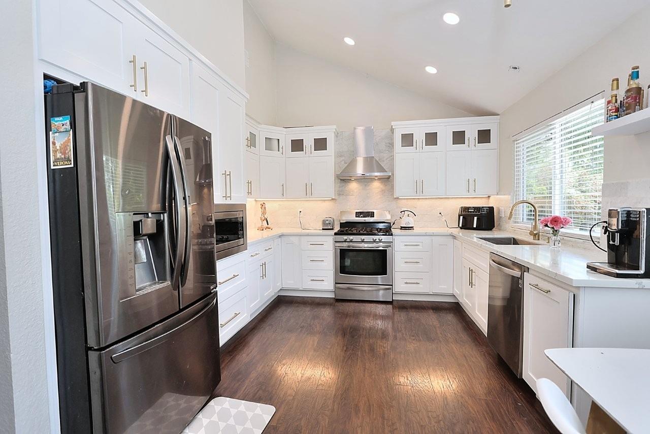 Detail Gallery Image 3 of 53 For 4100 Singing Tree Way, Antelope,  CA 95843 - 4 Beds | 3 Baths