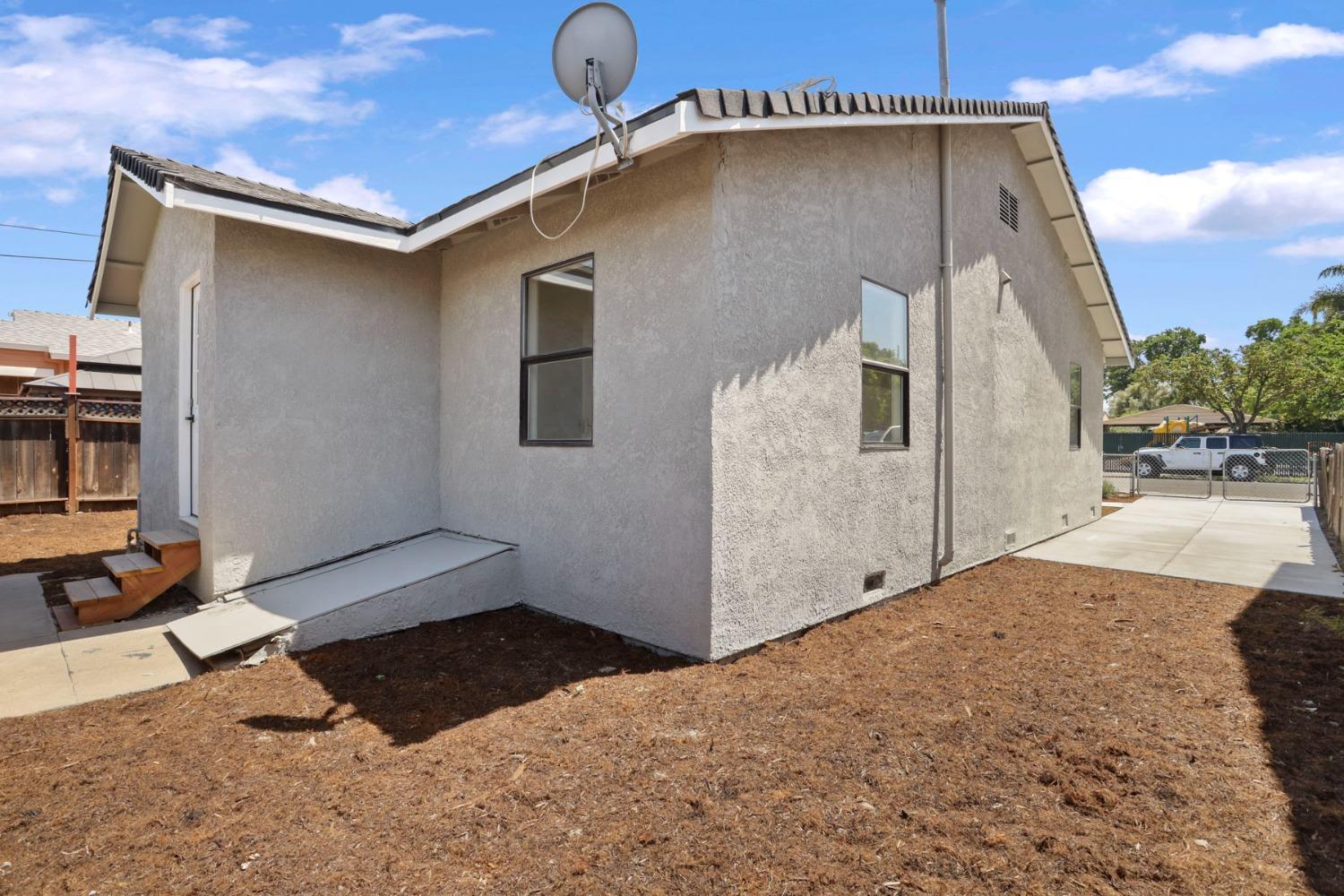 Detail Gallery Image 23 of 25 For 11 E 1st St, Tracy,  CA 95376 - 2 Beds | 1 Baths