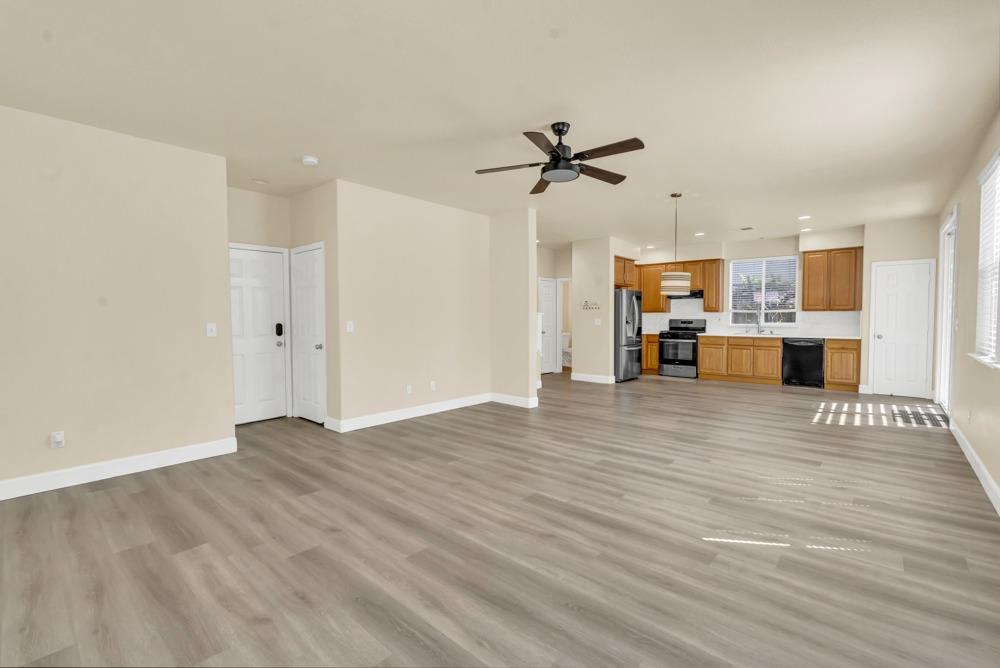 Detail Gallery Image 13 of 56 For 4909 Winamac Dr, Sacramento,  CA 95835 - 3 Beds | 2/1 Baths