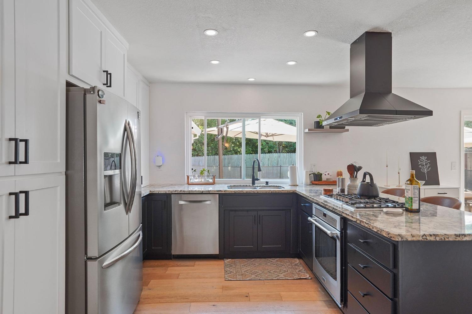 Detail Gallery Image 10 of 39 For 4950 Thor Way, Carmichael,  CA 95608 - 4 Beds | 3 Baths