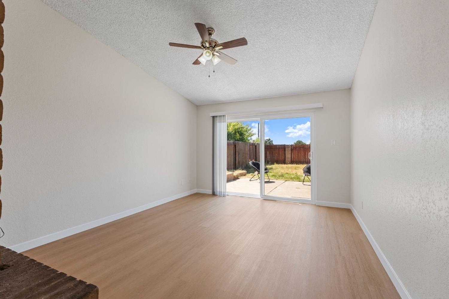 Detail Gallery Image 13 of 45 For 216 Jubilee Way, Rio Linda,  CA 95673 - 3 Beds | 2 Baths