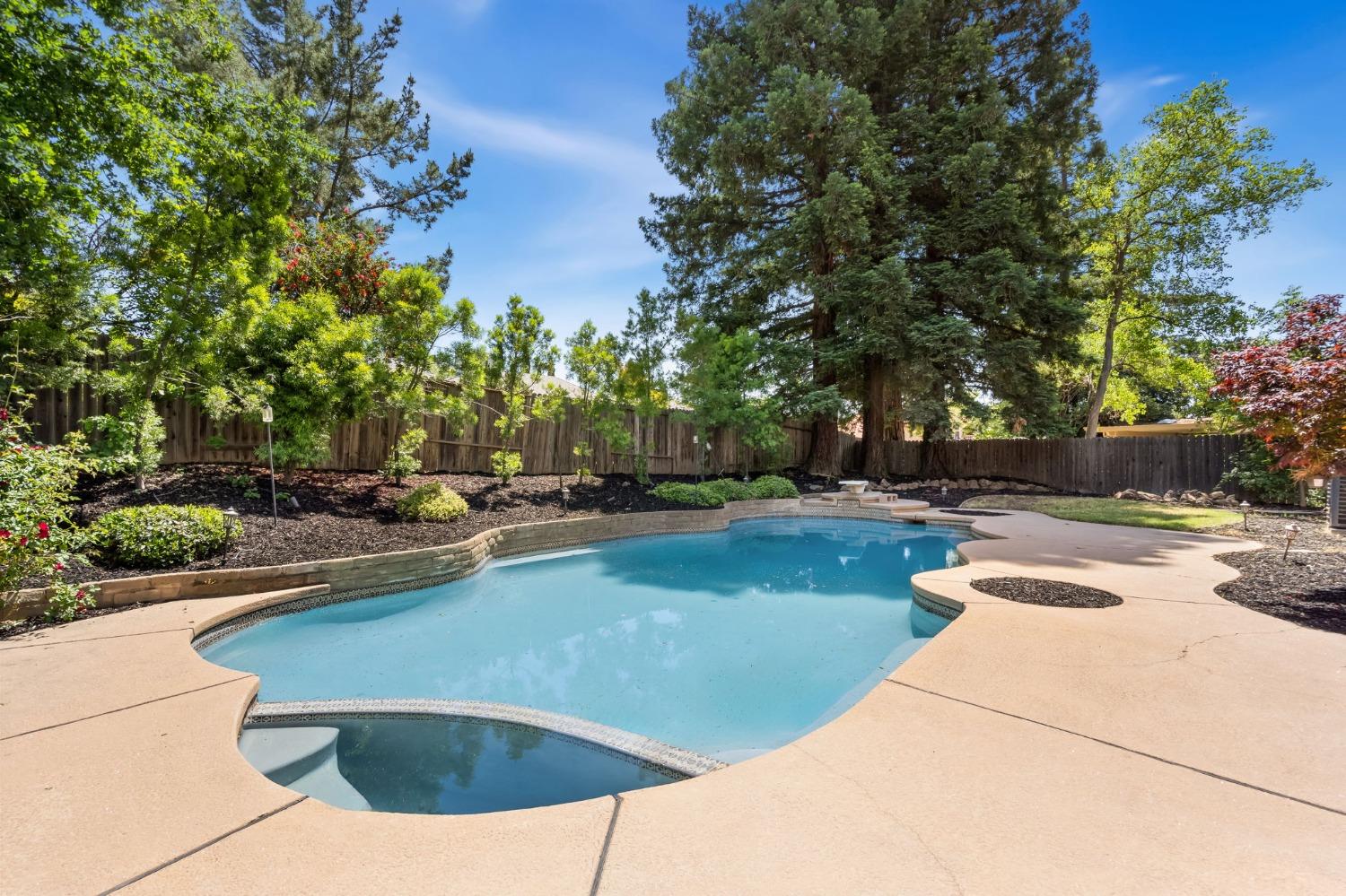 Detail Gallery Image 30 of 32 For 8044 Hoopes Dr, Citrus Heights,  CA 95610 - 3 Beds | 2/1 Baths