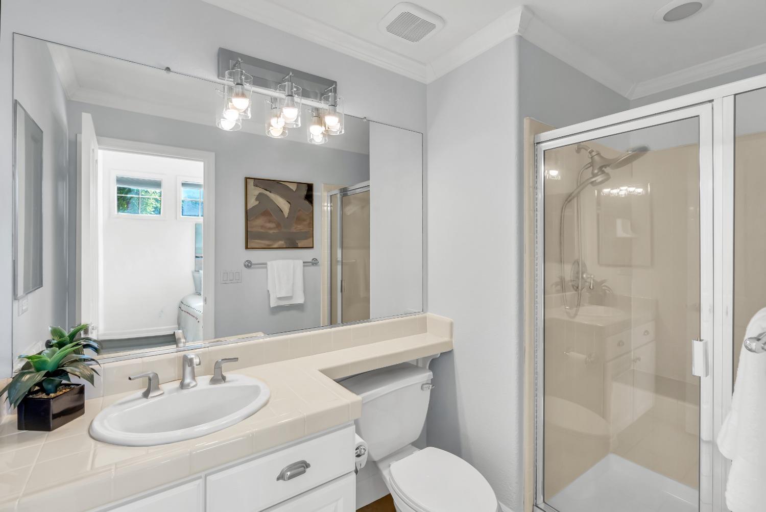 Detail Gallery Image 35 of 94 For 6600 Caprezzo Way, Elk Grove,  CA 95757 - 5 Beds | 4/1 Baths