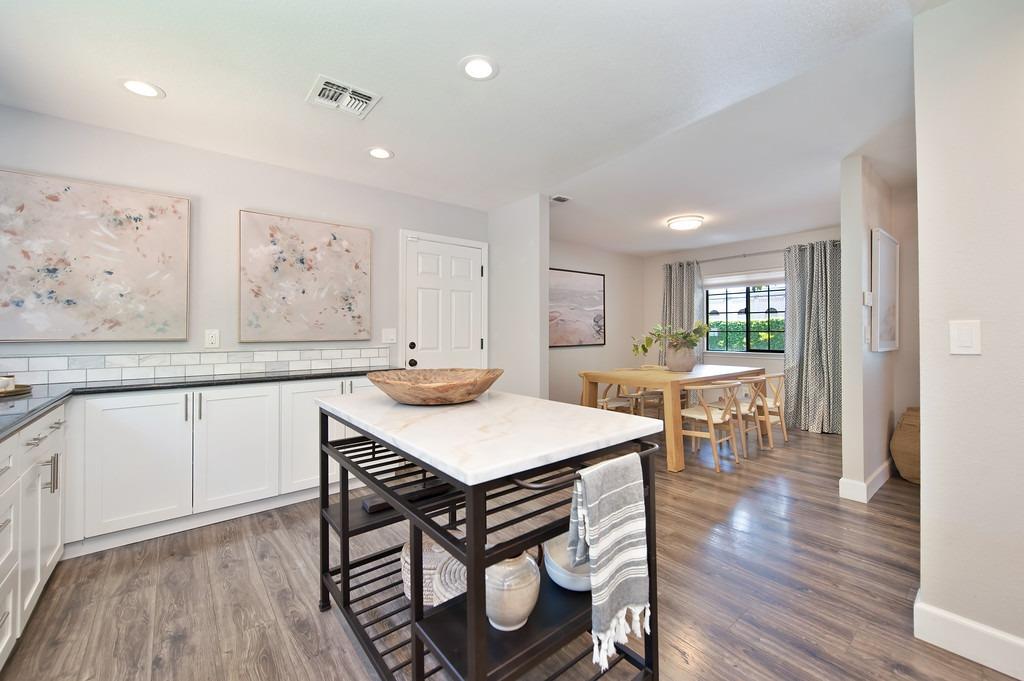 Detail Gallery Image 15 of 46 For 849 10th Ave, Sacramento,  CA 95818 - 3 Beds | 2 Baths