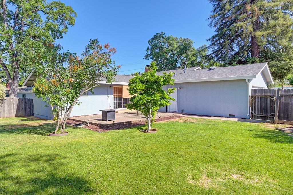 Detail Gallery Image 27 of 34 For 5328 Kenneth Ave, Carmichael,  CA 95608 - 3 Beds | 2 Baths