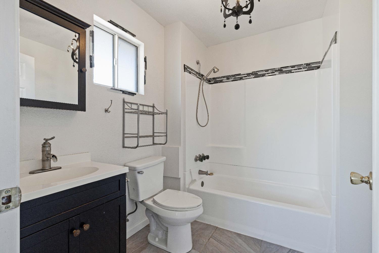 Detail Gallery Image 45 of 68 For 21299 E Highway 4, Stockton,  CA 95215 - 5 Beds | 4/1 Baths