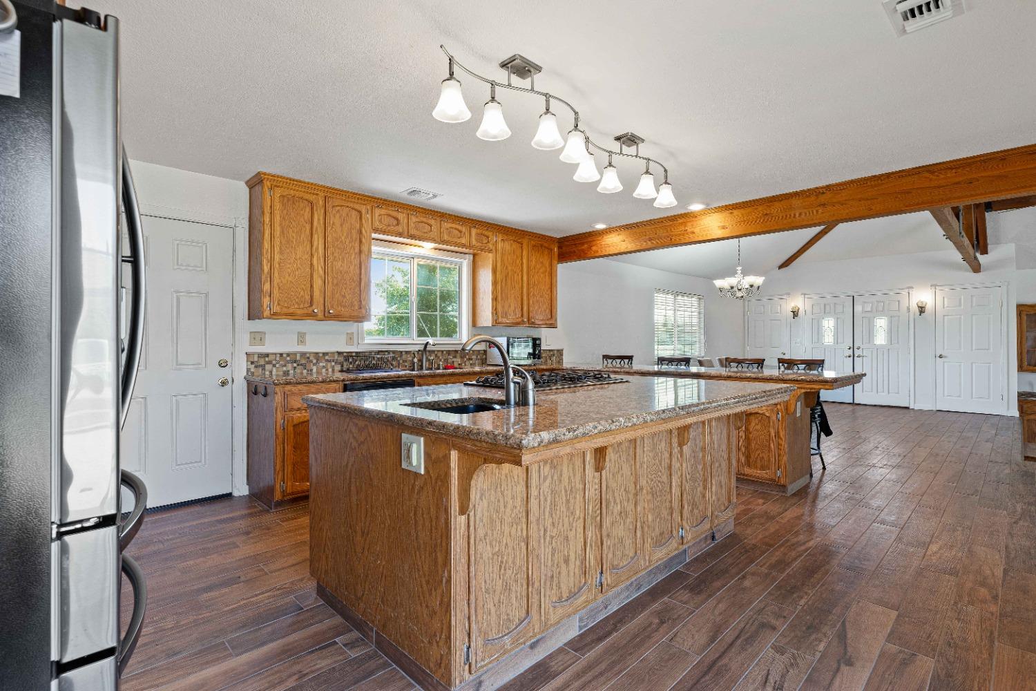Detail Gallery Image 23 of 68 For 21299 E Highway 4, Stockton,  CA 95215 - 5 Beds | 4/1 Baths