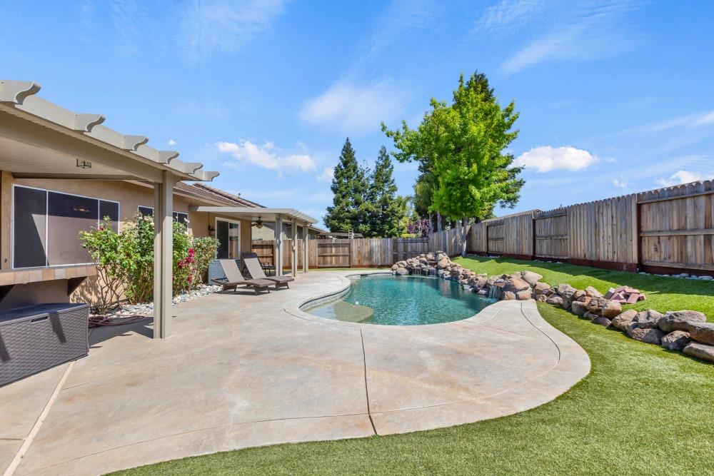 Detail Gallery Image 50 of 66 For 929 Jordine Way, Galt,  CA 95632 - 5 Beds | 2/1 Baths
