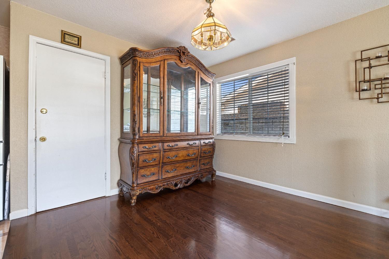 Detail Gallery Image 14 of 33 For 7795 Tamarack Dr, Dublin,  CA 94568 - 3 Beds | 2 Baths