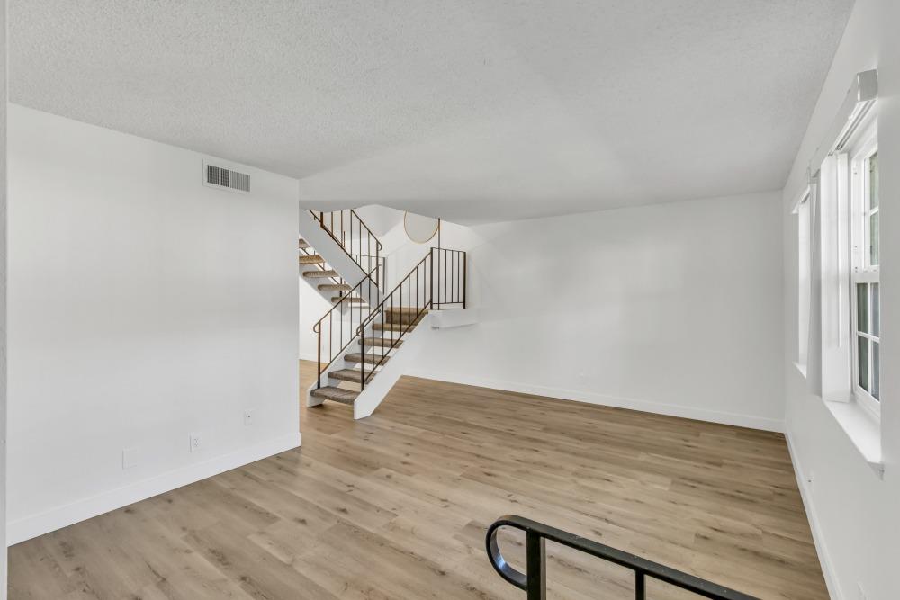 Detail Gallery Image 3 of 57 For 4020 Knoll Top Ct, Carmichael,  CA 95608 - 3 Beds | 1/1 Baths