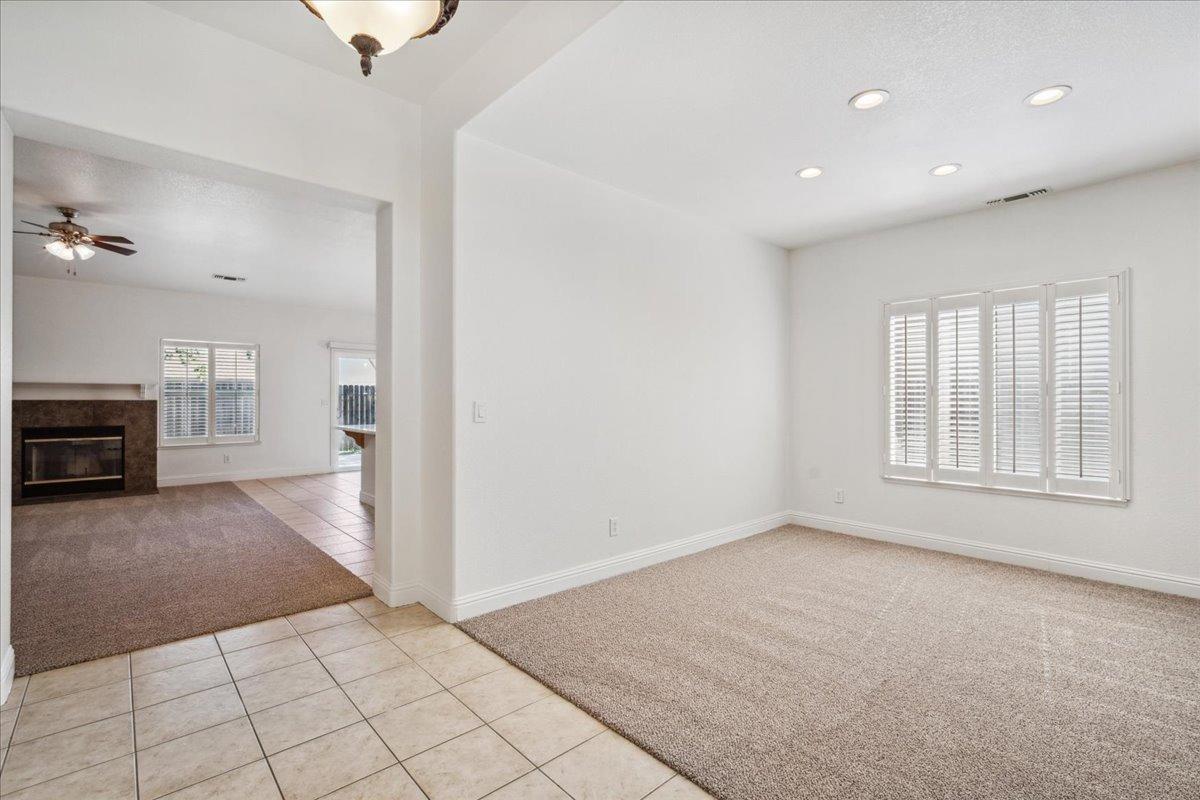Detail Gallery Image 4 of 45 For 1128 Skyline Dr, Yuba City,  CA 95991 - 4 Beds | 2 Baths