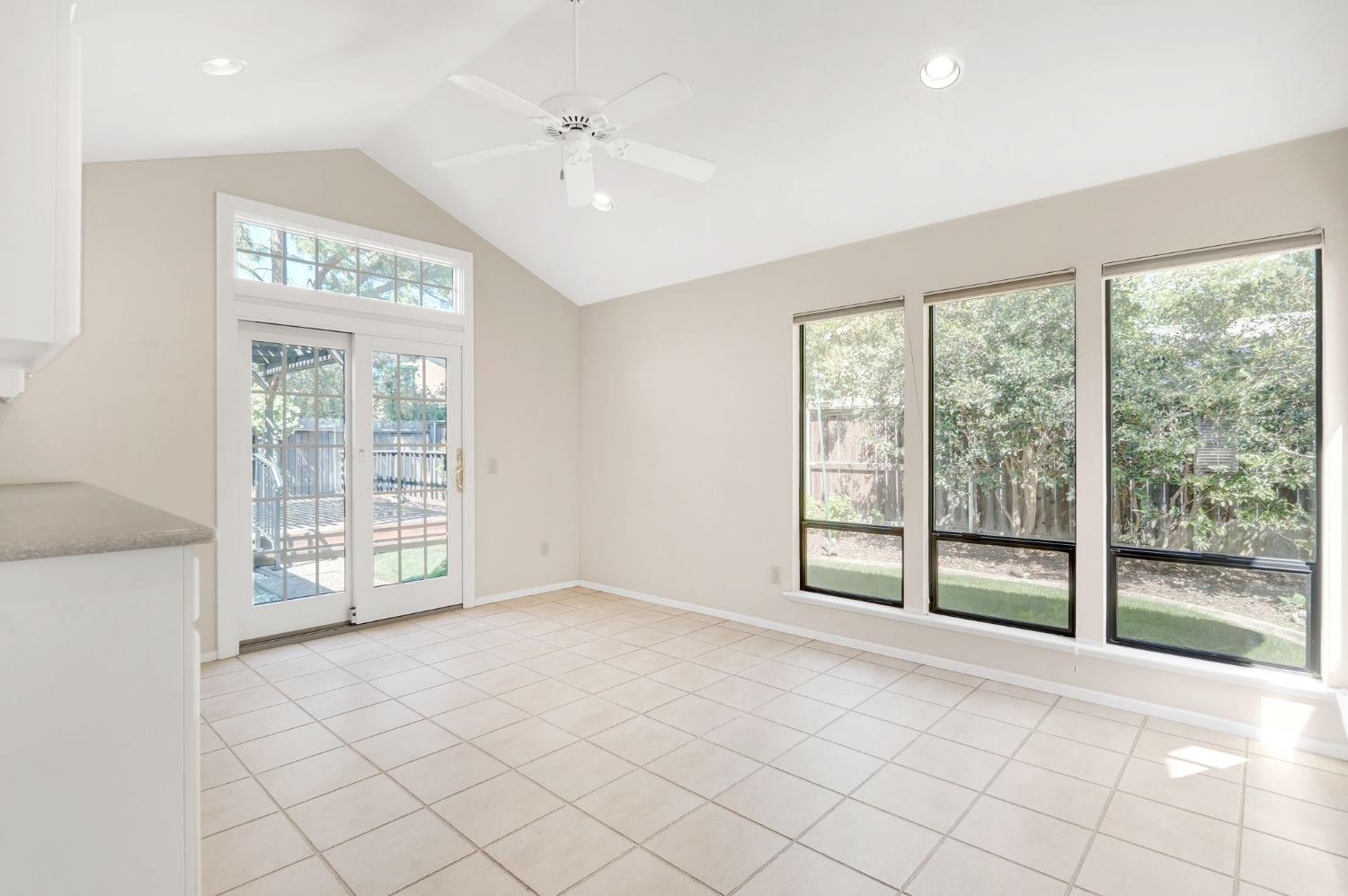 Detail Gallery Image 10 of 29 For 2120 Saint Ruben Ct, Carmichael,  CA 95608 - 3 Beds | 2 Baths