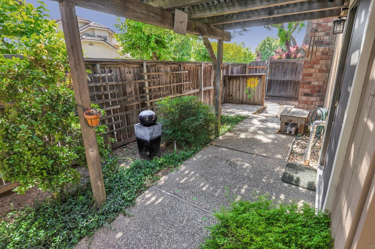 Detail Gallery Image 28 of 29 For 2120 Saint Ruben Ct, Carmichael,  CA 95608 - 3 Beds | 2 Baths