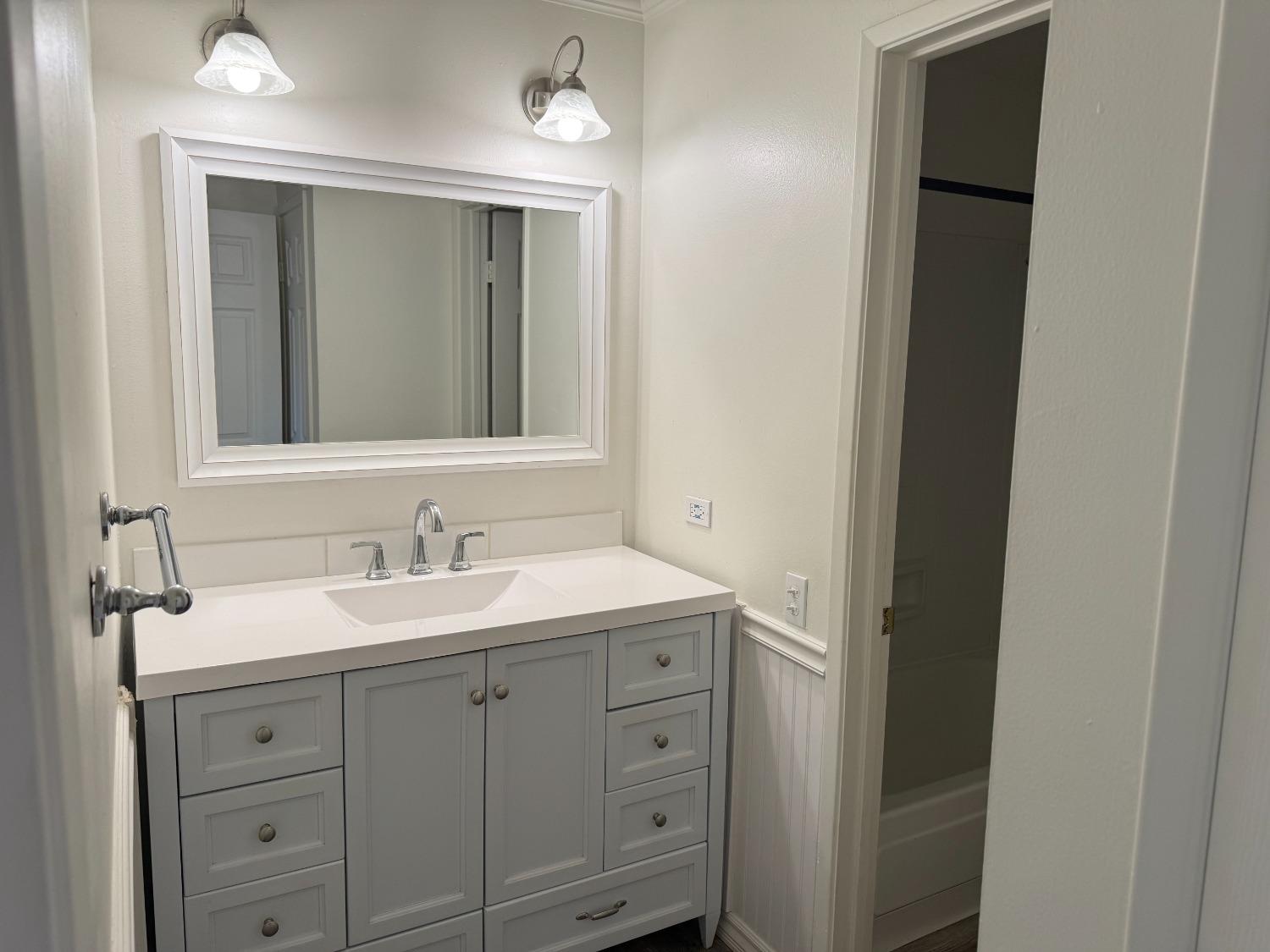 Photo #7: 225059880 Listing: Photo #7