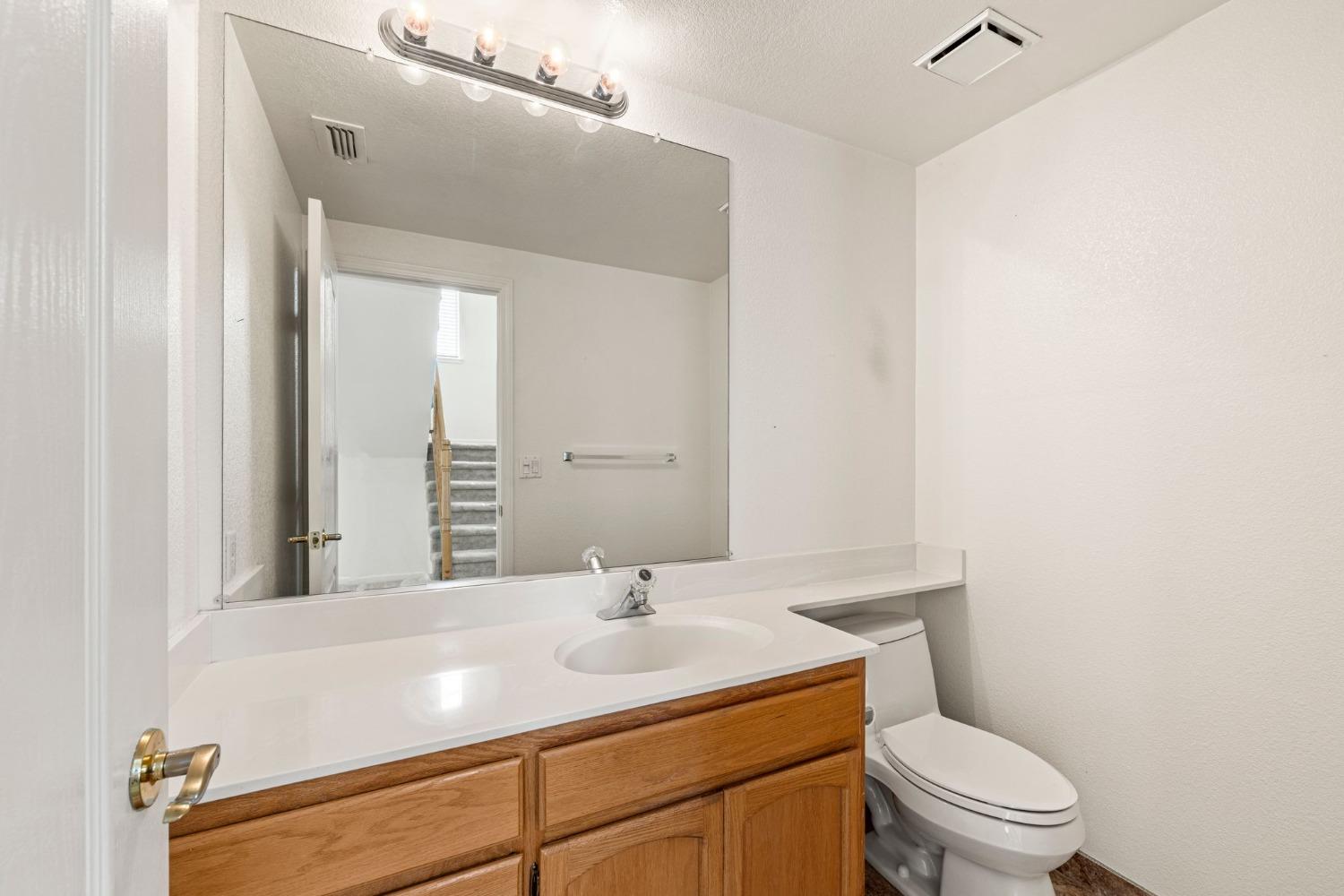 Detail Gallery Image 11 of 56 For 2936 Trigo Way, Sacramento,  CA 95833 - 3 Beds | 2/1 Baths