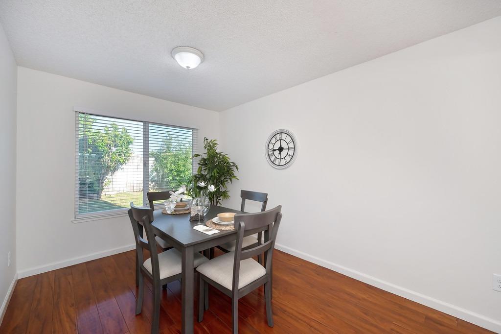 Detail Gallery Image 15 of 59 For 7415 Patero Cir, Sacramento,  CA 95823 - 5 Beds | 3 Baths