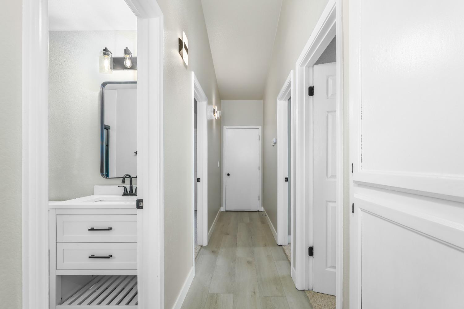 Detail Gallery Image 21 of 31 For 5521 Rightwood Way, Sacramento,  CA 95823 - 4 Beds | 2 Baths