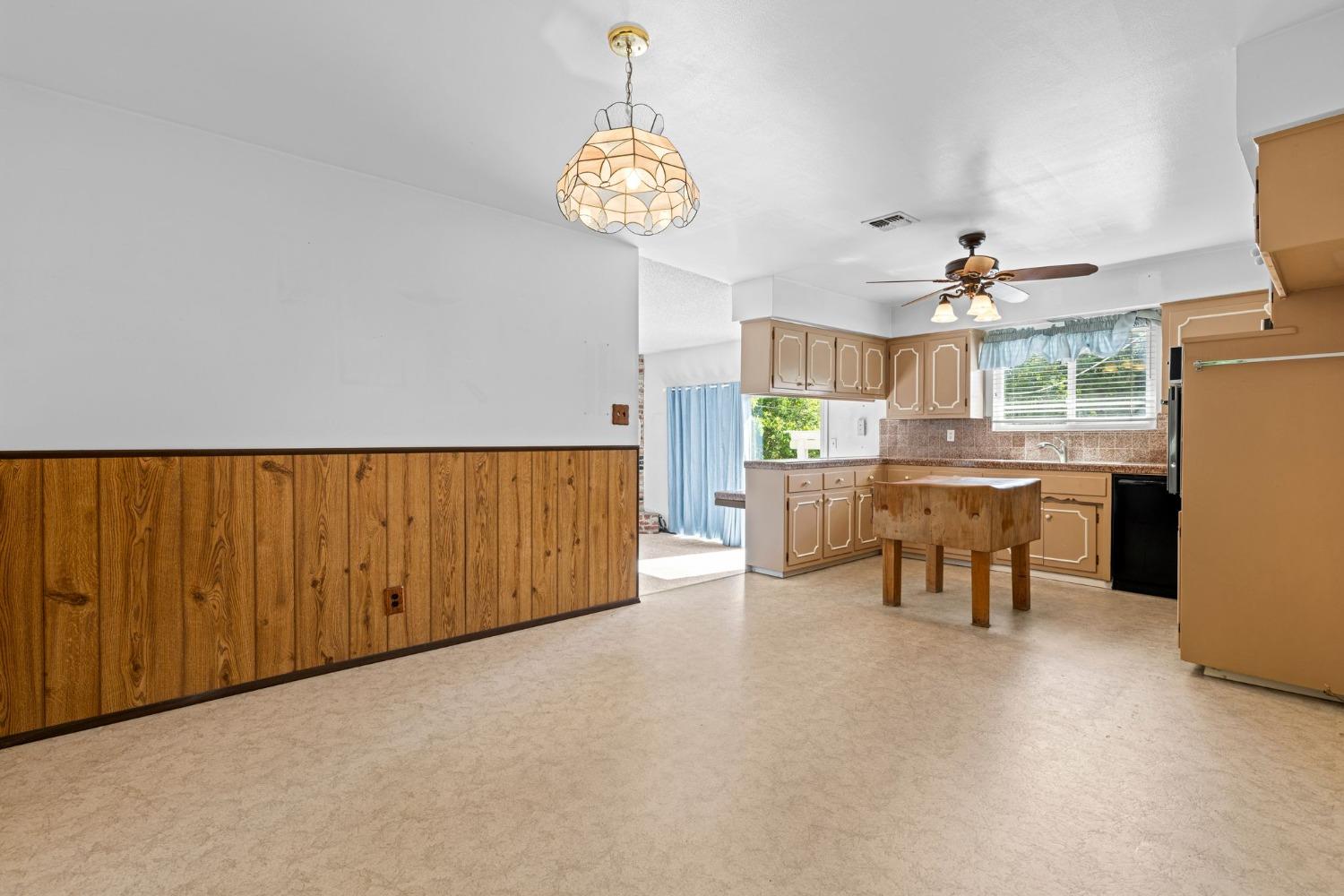 Detail Gallery Image 14 of 46 For 5038 Illinois Ave, Fair Oaks,  CA 95628 - 4 Beds | 2 Baths