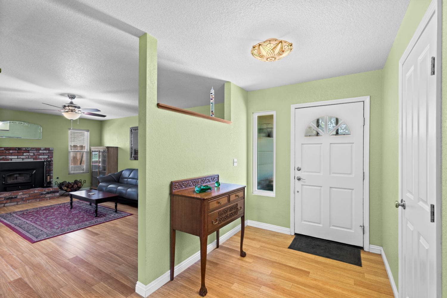 Detail Gallery Image 9 of 36 For 14535 Arapaho Way, Manteca,  CA 95336 - 3 Beds | 2 Baths