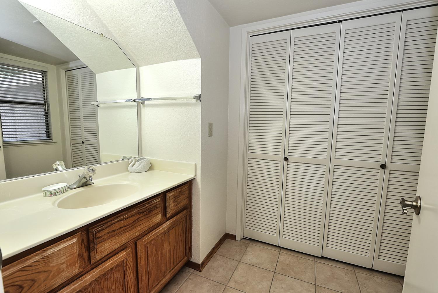 Detail Gallery Image 22 of 69 For 1982 University Park Dr, Sacramento,  CA 95825 - 3 Beds | 2/1 Baths
