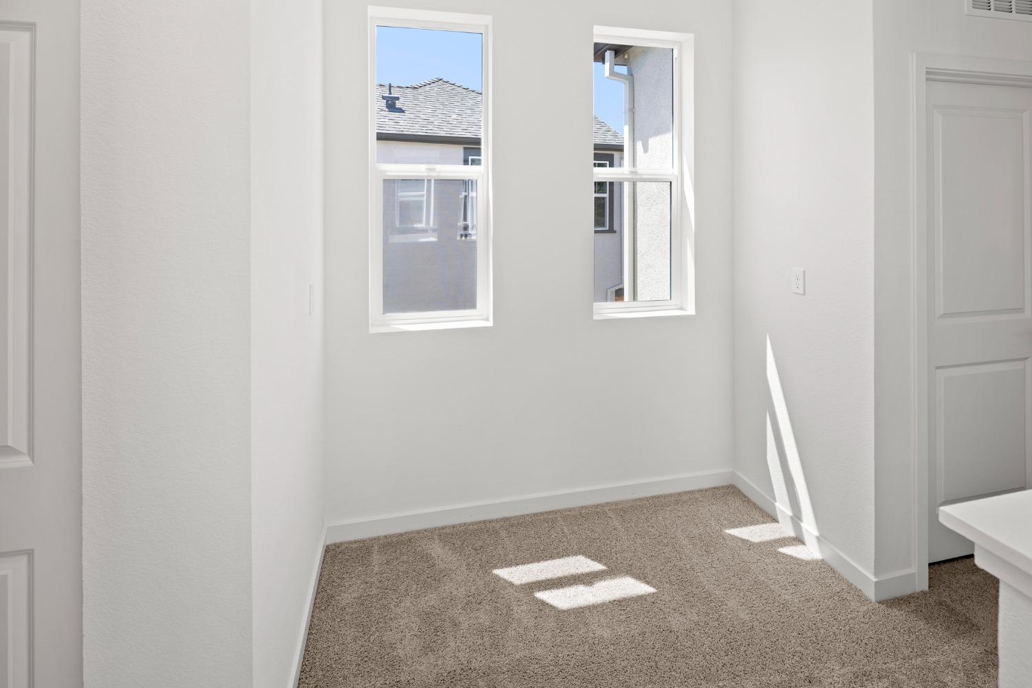 Detail Gallery Image 24 of 39 For 8636 Starburst Way, Sacramento,  CA 95823 - 4 Beds | 2/1 Baths