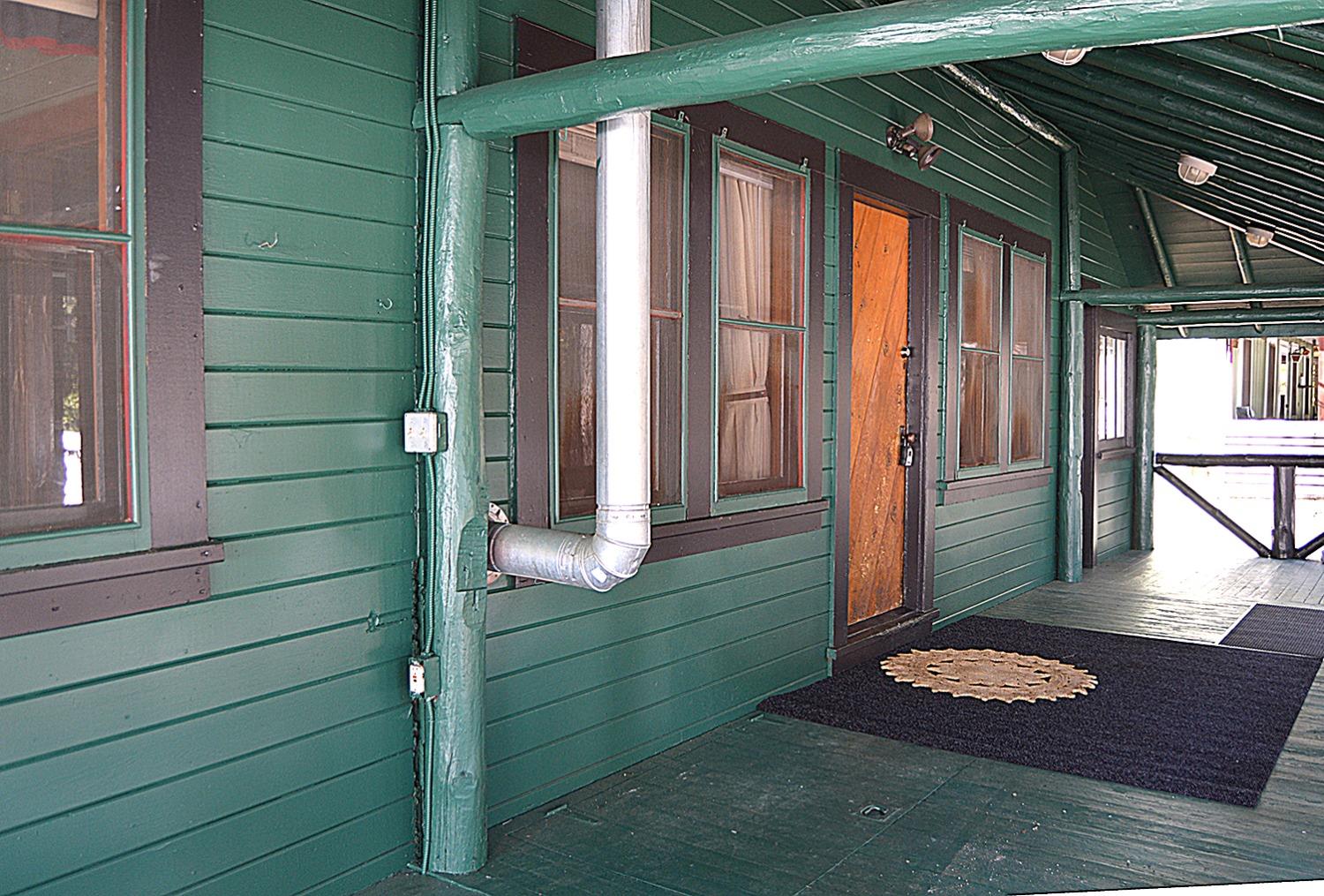 Detail Gallery Image 3 of 34 For 26156 Long Barn Rd, Long Barn,  CA 95335 - 5 Beds | 1/1 Baths