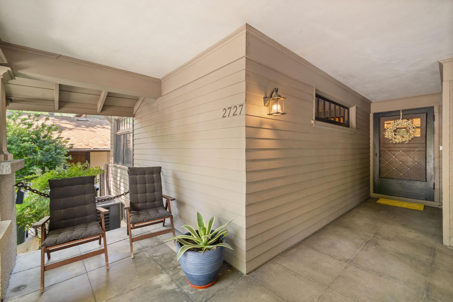 Detail Gallery Image 2 of 61 For 2727 H St, Sacramento,  CA 95816 - 5 Beds | 3 Baths
