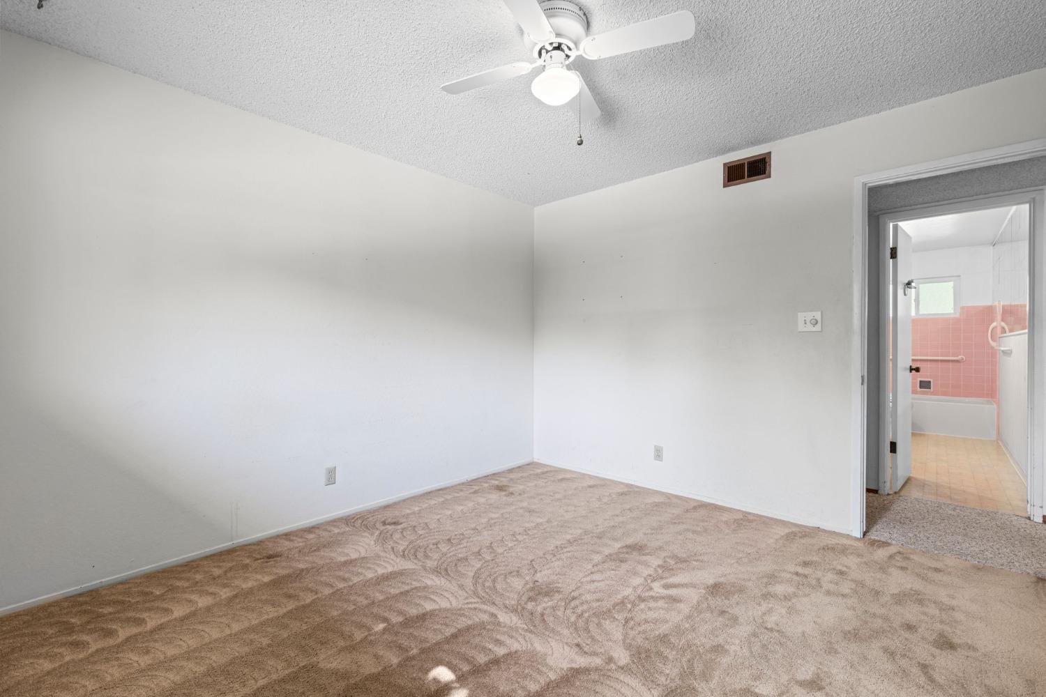 Detail Gallery Image 24 of 46 For 5038 Illinois Ave, Fair Oaks,  CA 95628 - 4 Beds | 2 Baths
