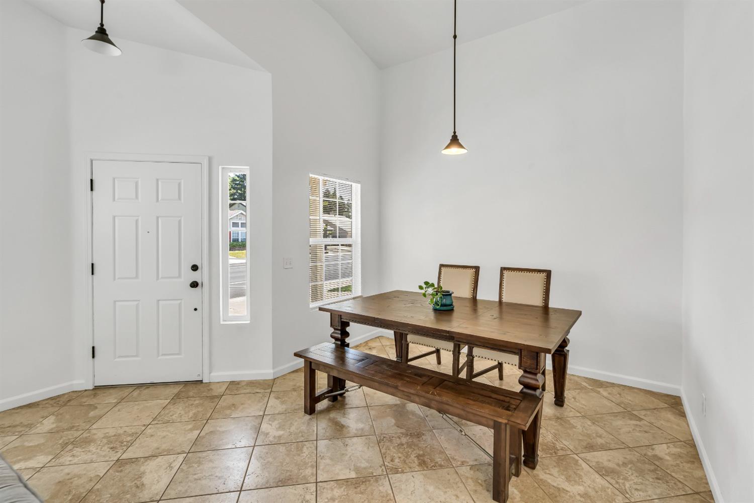 Di Lusso Drive, Elk Grove, California image 9