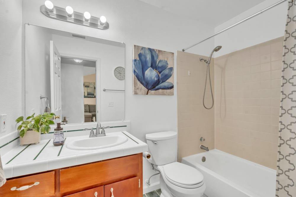 Photo #15: 225059817 Listing: Photo #15