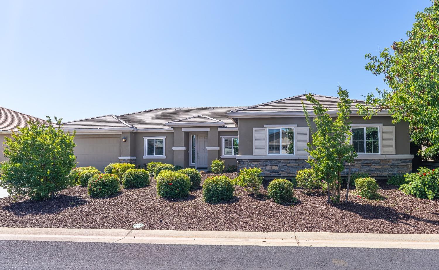 Detail Gallery Image 4 of 56 For 2050 Danforth Way, Plumas Lake,  CA 95961 - 4 Beds | 3 Baths