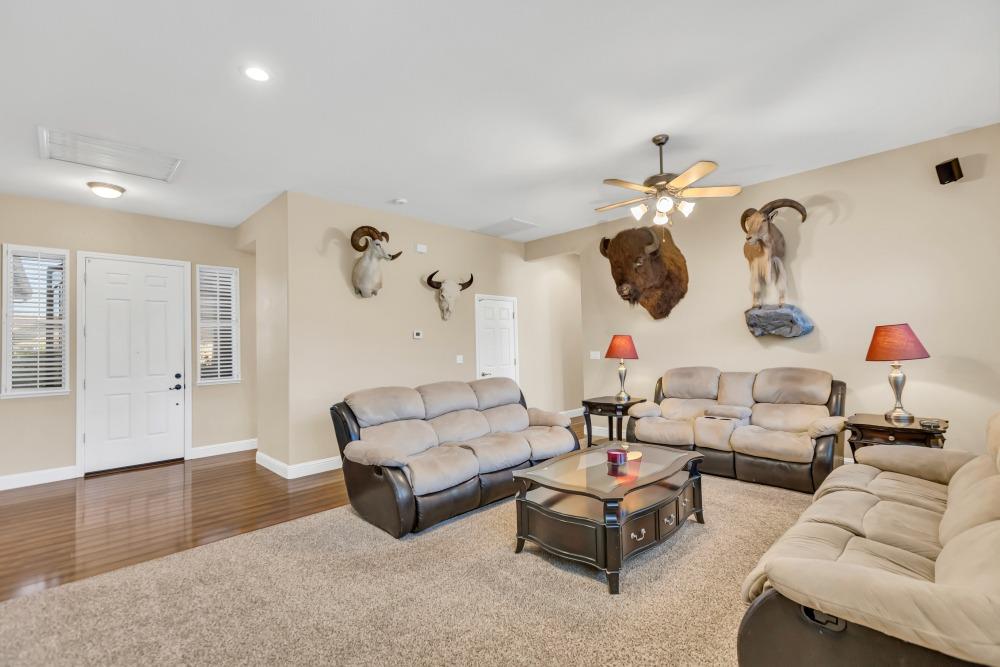 Detail Gallery Image 14 of 66 For 929 Jordine Way, Galt,  CA 95632 - 5 Beds | 2/1 Baths