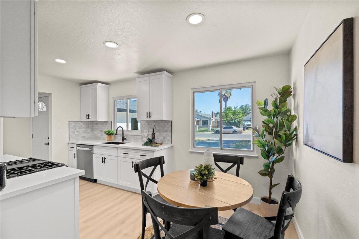 Detail Gallery Image 7 of 21 For 453 Arcade Blvd, Sacramento,  CA 95815 - 4 Beds | 2 Baths