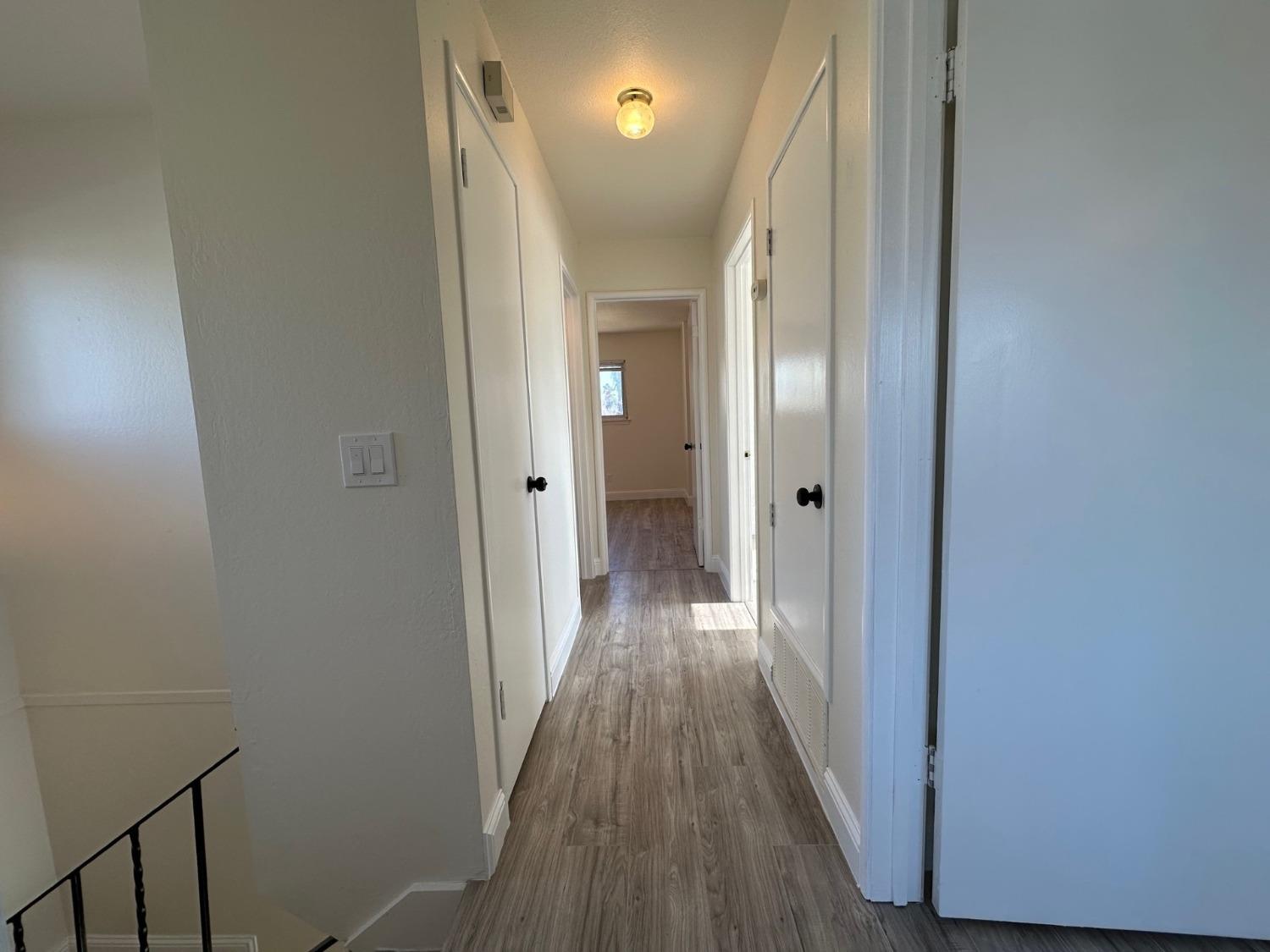 Detail Gallery Image 17 of 29 For 4700 Ravenstone Way, Sacramento,  CA 95842 - 4 Beds | 2/1 Baths
