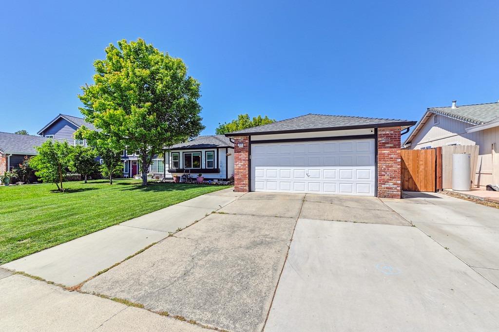 Detail Gallery Image 4 of 38 For 3535 Hiawatha Way, Antelope,  CA 95843 - 3 Beds | 2 Baths