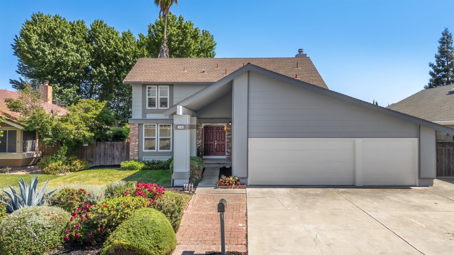 Detail Gallery Image 1 of 49 For 1340 Renown Dr, Tracy,  CA 95376 - 4 Beds | 2/1 Baths
