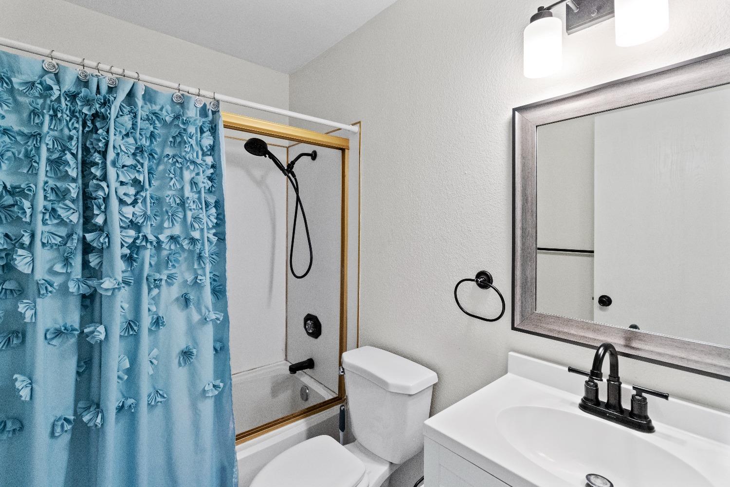 Detail Gallery Image 16 of 45 For 3546 Treleaven Ct, Antelope,  CA 95843 - 2 Beds | 2 Baths