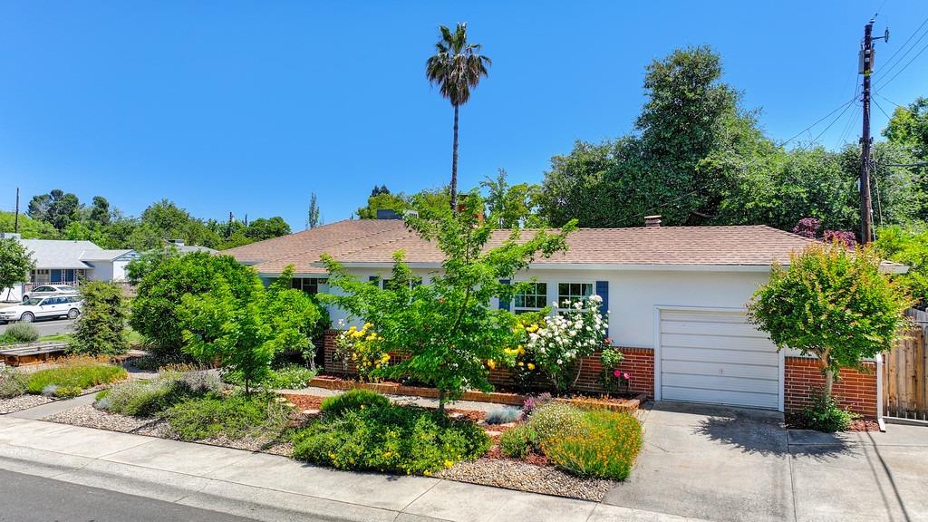 Detail Gallery Image 3 of 80 For 2901 61st St, Sacramento,  CA 95817 - 3 Beds | 1/1 Baths