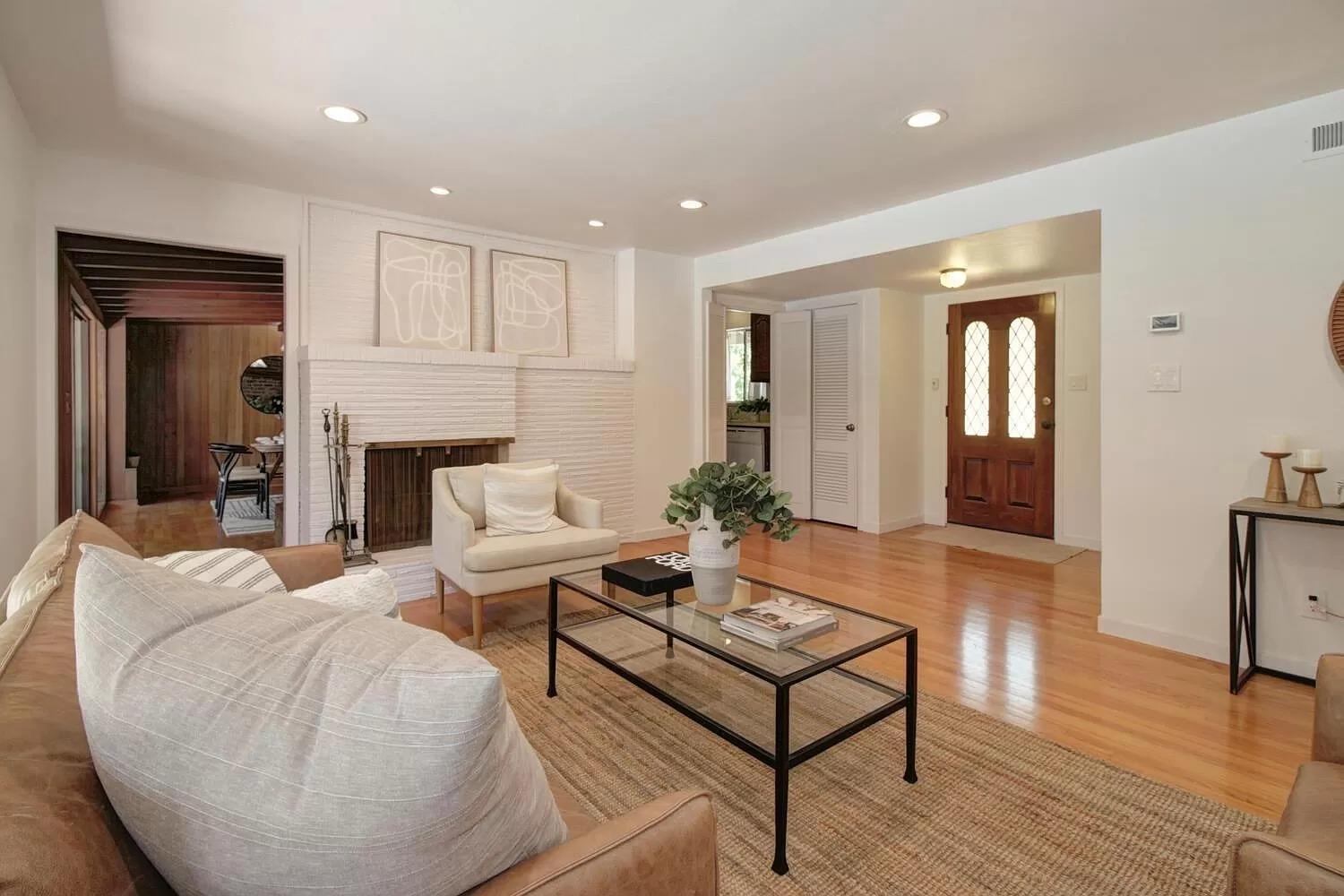 Detail Gallery Image 13 of 42 For 301 Baldwin Way, Sacramento,  CA 95864 - 5 Beds | 3 Baths